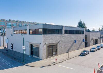 389 W 6th Ave.