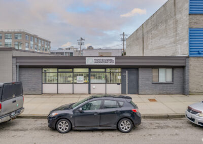 325 W 6th Ave.